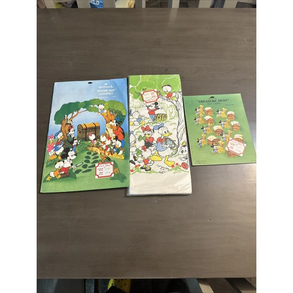 Vintage Disney TREASURE‎ HUNT  Party Hallmark  Centerpiece Table Cloth Nut Cups